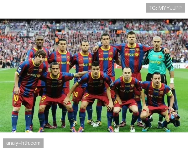 布斯克茨技术的全面性为足球场带来智慧与创新的独特表现 布斯克茨技术的全面性为足球场带来智慧与创新的独特表现