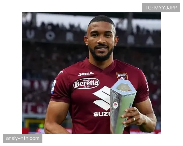 布雷默当选意甲最佳后卫,防守表现稳健获认可 布雷默当选意甲最佳后卫,防守表现稳健获认可