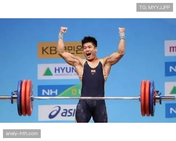 要是把吕小军扔进娱乐圈，他那些周末消费照片能开一档奢侈生活实录